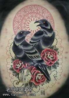 手稿经典写实两只乌鸦纹身图案