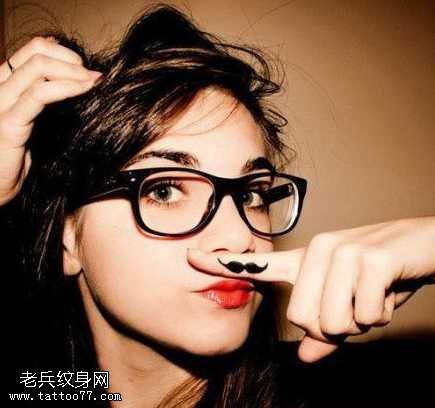 手指小胡子纹身图案缩略频道推荐图