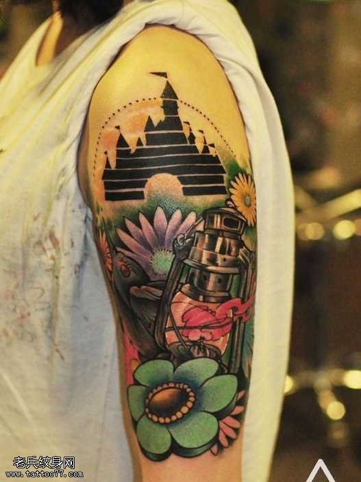 胳膊花灯峰塔纹身图案