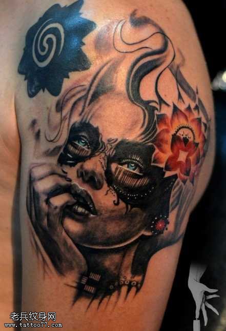 胳膊女郎纹身图案