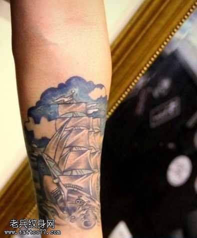 胳膊帆船纹身图案