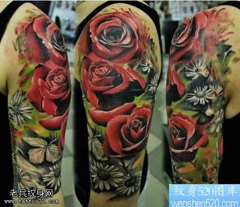 胳膊彩色玫瑰花纹身图案