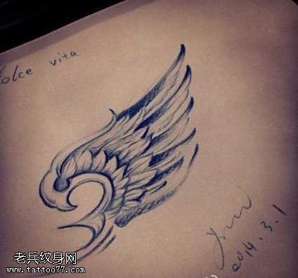 手稿翅膀纹身图案