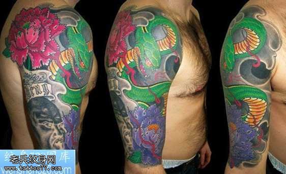 大蛇牡丹肖像纹身图案