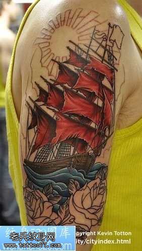 经典的帆船纹身图案