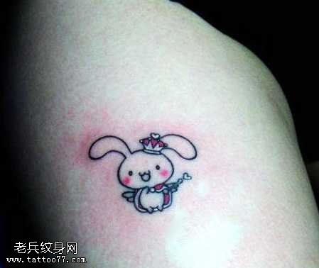 腿部小兔子纹身图案