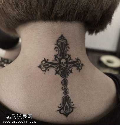 颈部十字架图腾纹身图案