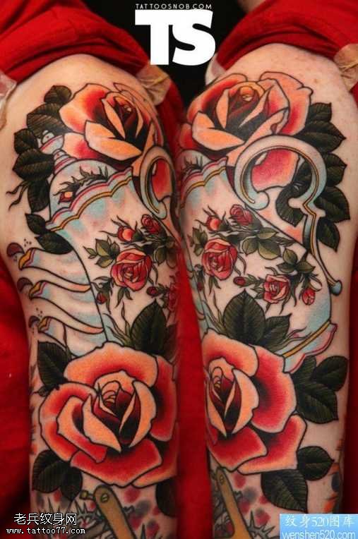 胳膊花镜纹身图案