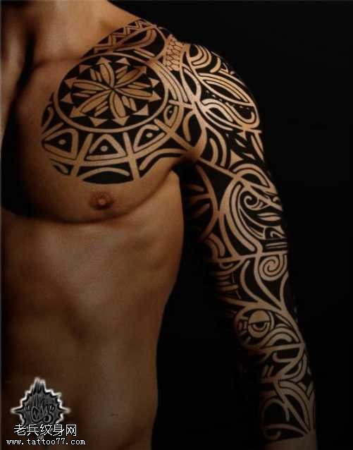 半甲大气战车轮图腾纹身图案