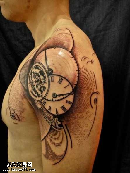 胳膊怀表纹身图案