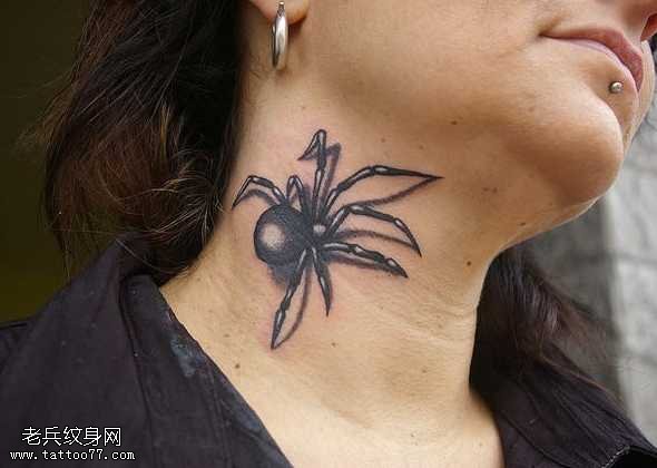 逼真的蜘蛛纹身图案