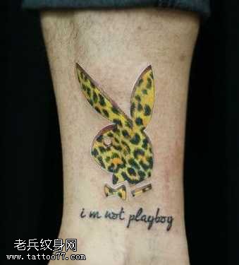 腿部豹纹兔子纹身图案