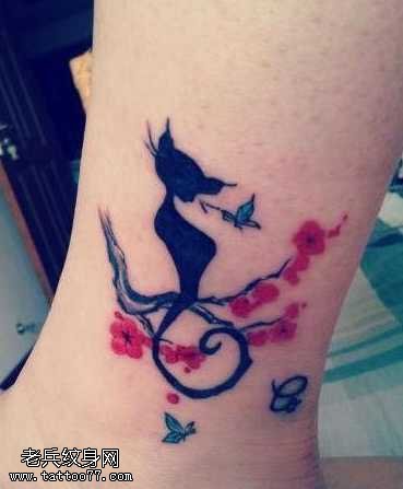 腿部潮流流行的图腾猫咪纹身图案