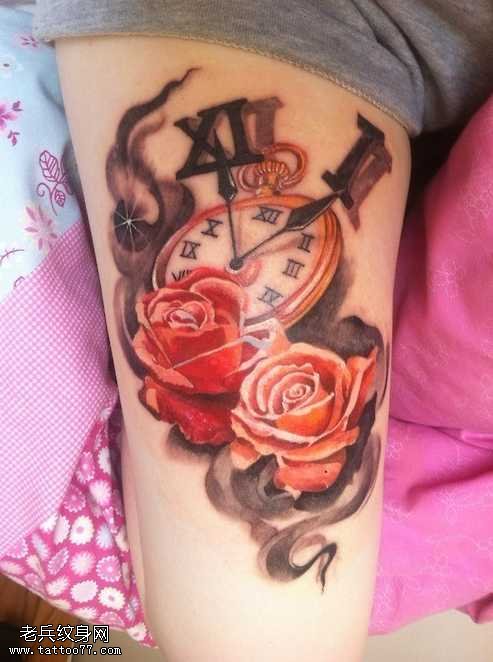 腿部玫瑰闹钟纹身图案