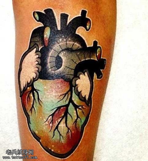 彩色心脏纹身图案