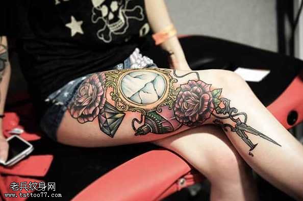 腿部漂亮玫瑰纹身图案