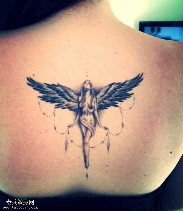 背部天使纹身图案