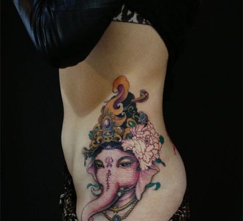 传统象神腰部纹身图案