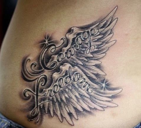 时尚潮流的腰部翅膀纹身