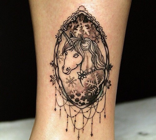 可爱漂亮的彩色独角兽纹身图案