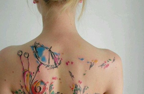 背部漂亮唯美的泼墨水彩纹身图案