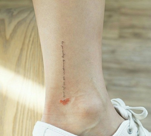 脚踝上的小清新纹身