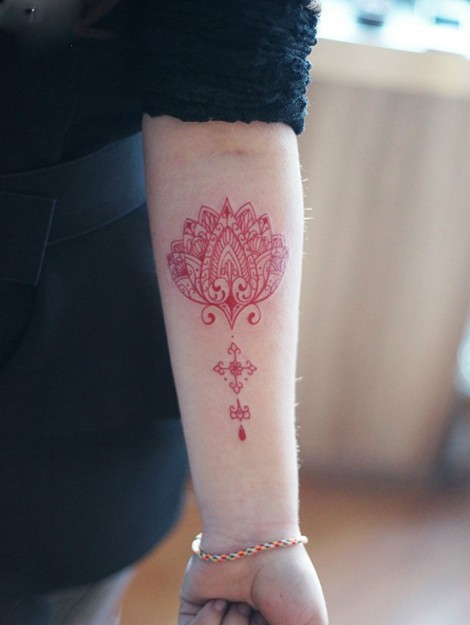 精致漂亮的手臂梵花纹身图案