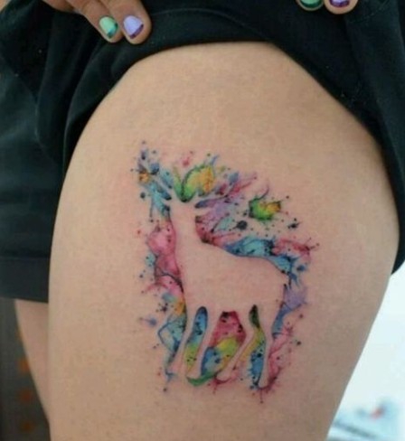 唯美的麋鹿泼墨水彩纹身图案
