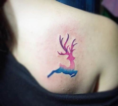 唯美的麋鹿泼墨水彩纹身图案