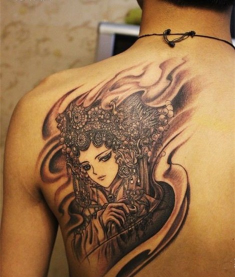 肩部漂亮的花旦纹身图案大全