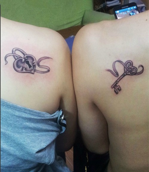 超经典的情侣锁匙钥匙纹身小图案