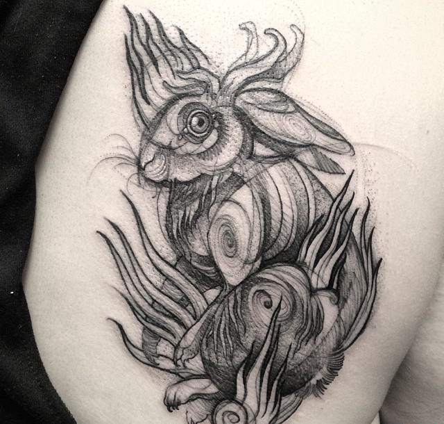 一组漂亮的素描纹身，看起来就像是铅笔画的纹身