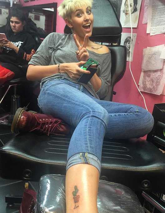 已故巨星迈克尔·杰克逊女儿Paris Jackson的纹身