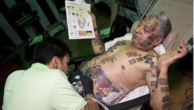 印度Guinness Rishi和他的全身旗帜纹身