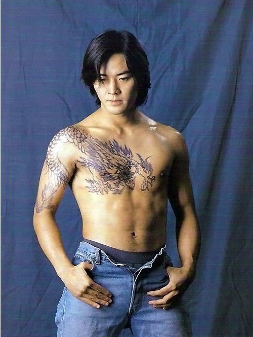 古惑仔陈浩南过肩龙纹身