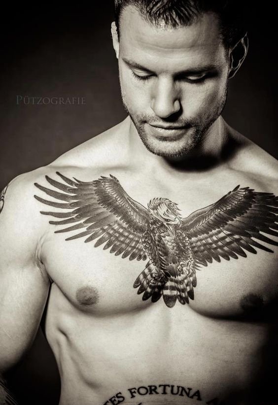 42款漂亮霸气的胸部纹身