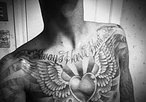 42款漂亮霸气的胸部纹身