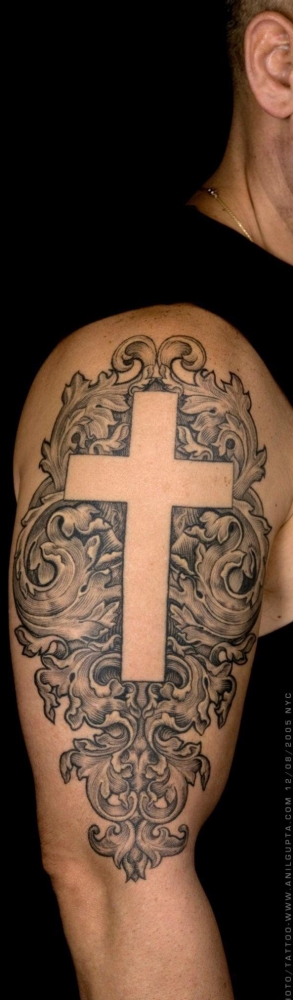 男人喜欢的十字架纹身图案