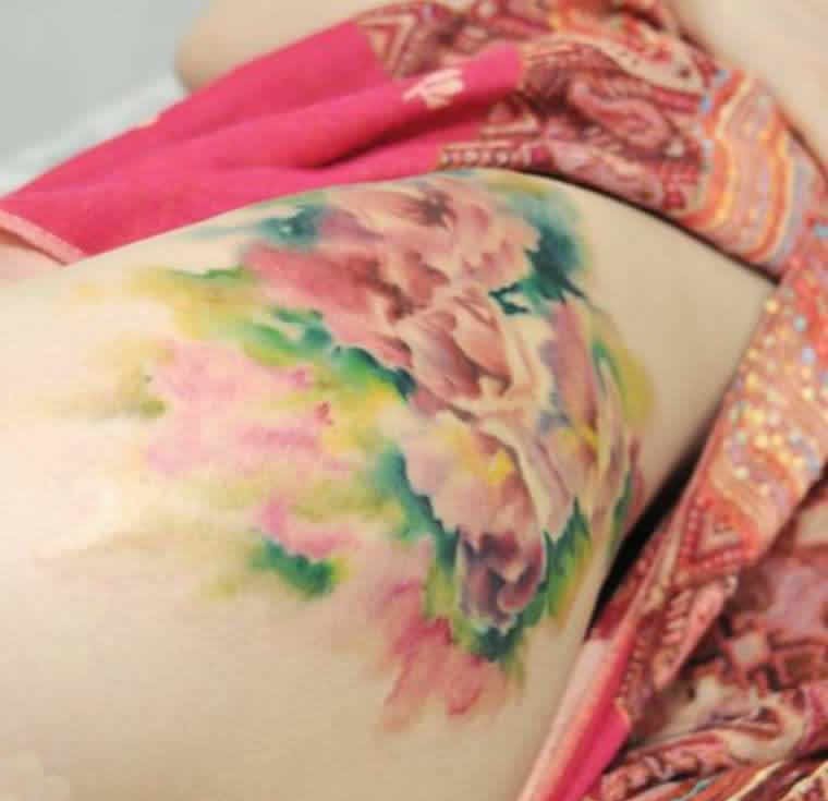 女生应该都会喜欢的花纹身