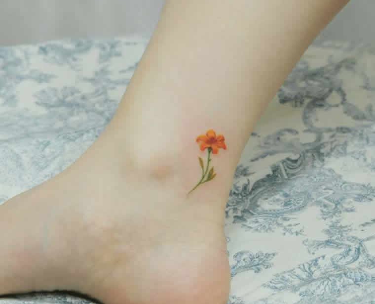 女生应该都会喜欢的花纹身