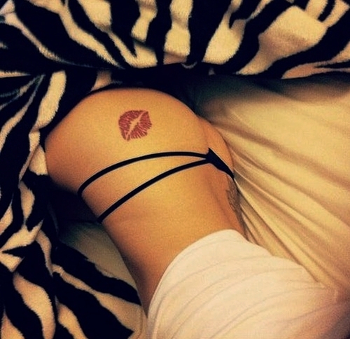 美女性感的唇印纹身图案大全