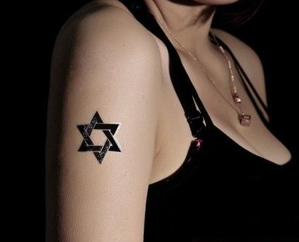 手臂六星芒纹身图案