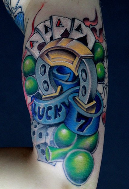 赌徒之魂老虎机彩色耀眼纹身图案