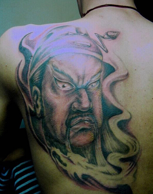 左肩背霸气青白关公头像纹身图案