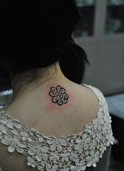 女孩子喜欢的四叶草纹身图案大全