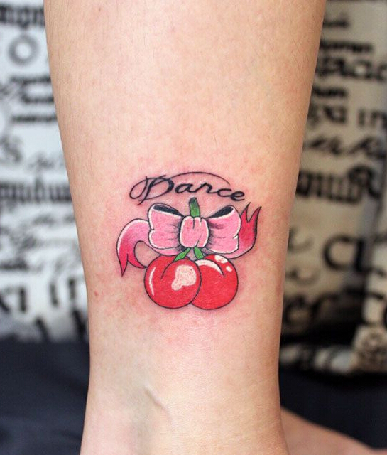 小清新樱桃系蝴蝶结纹身图片