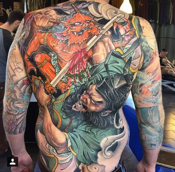 满背彩绘钟馗斩鬼纹身