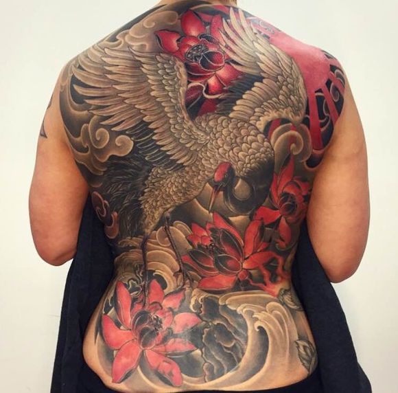 满背莲花仙鹤纹身图案