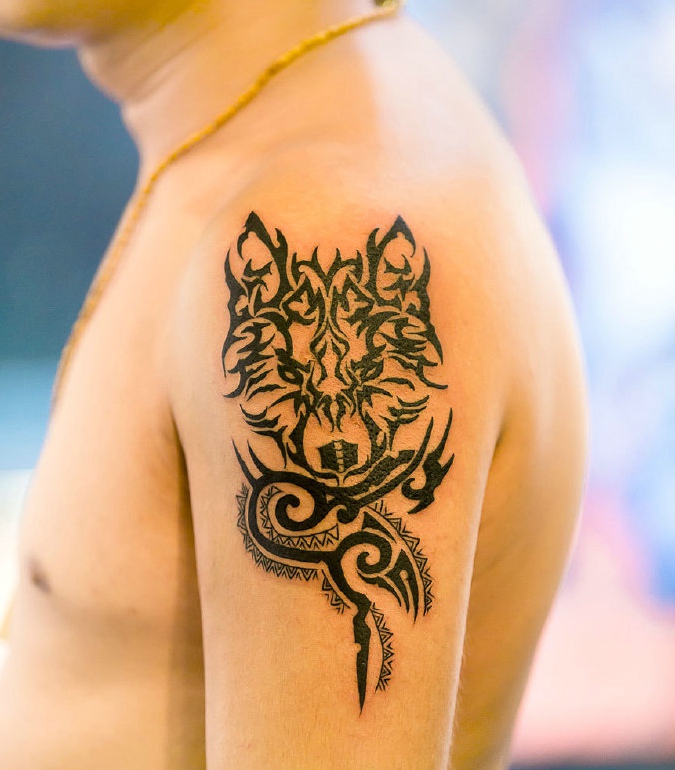 80后男士都喜爱的手臂图腾纹身