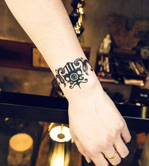 女生小清新手腕纹身图案